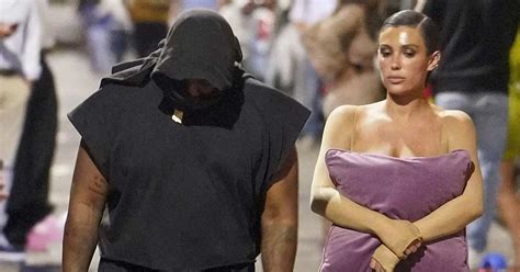 Kanyes Wife Biancas Breasts On Display in Bikini for Vegas ...